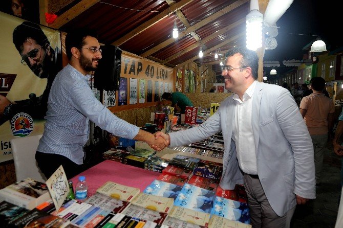 Ünlü Yazar Atakumlularla Buluştu