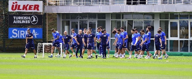 Fenerbahçe, Yeni Sezon Hazırlıklarına Emenıke Ve Salih’le Başladı
