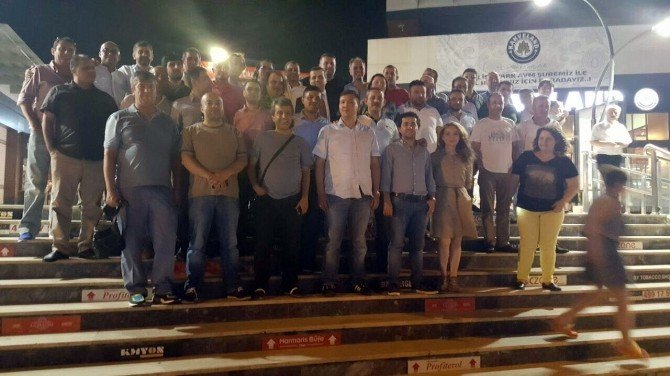 Ahmet Yesevi Üniversitesi Mezunları, İstanbul’da İftarda Bir Araya Geldi