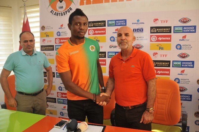 Alanyaspor’a Nijeryalı Sağ Bek
