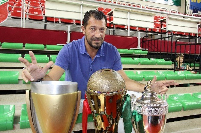 Ufuk Sarıca’dan Kaf-kaf’a Veda