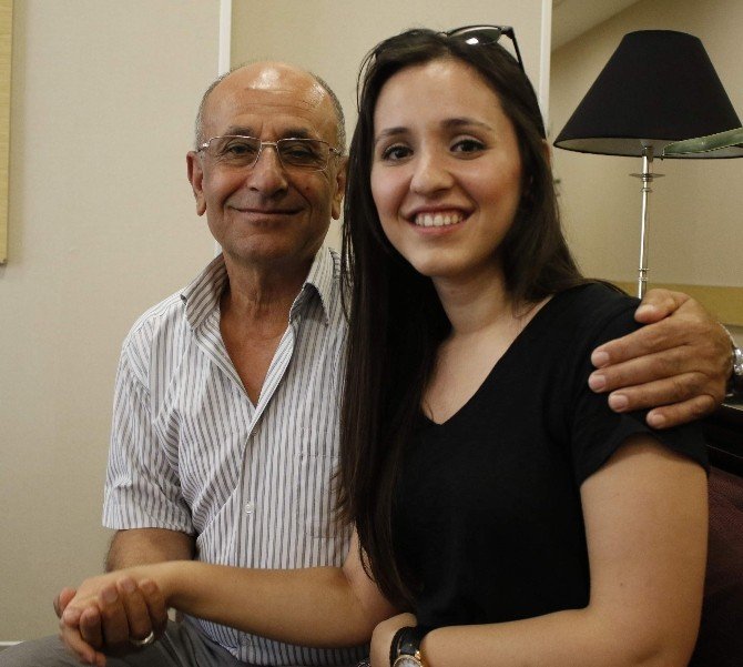 Karın Ağrısı Şikayetiyle Gittiği Hastanede, Karaciğerinden 15 Santimlik Kitle Alındı