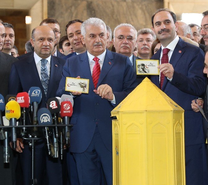 Başbakan Yıldırım: "Vatan Toprağının Korunması İçin Verdiğiniz Mücadeleyi Milletçe Yürekten Destekliyoruz"