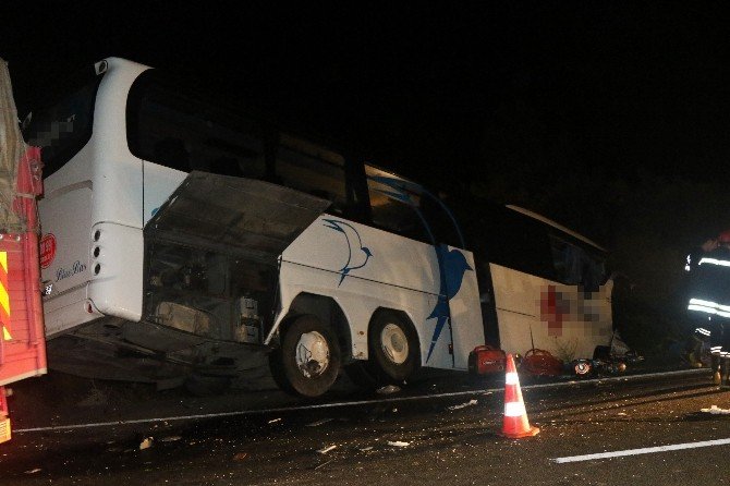 Akhisar’da Trafik Kazası: 11 Yaralı