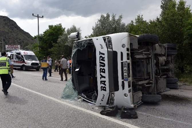 Gümüşhane’de Trafik Kazası: 19 Yaralı