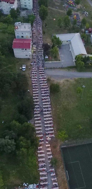 1.5 Kilometrelik İftarda Binler Buluştu