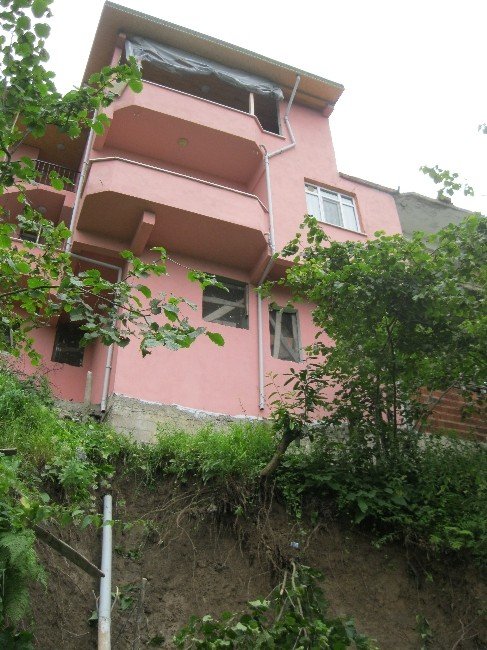 2 Ev Tahliye Edildi