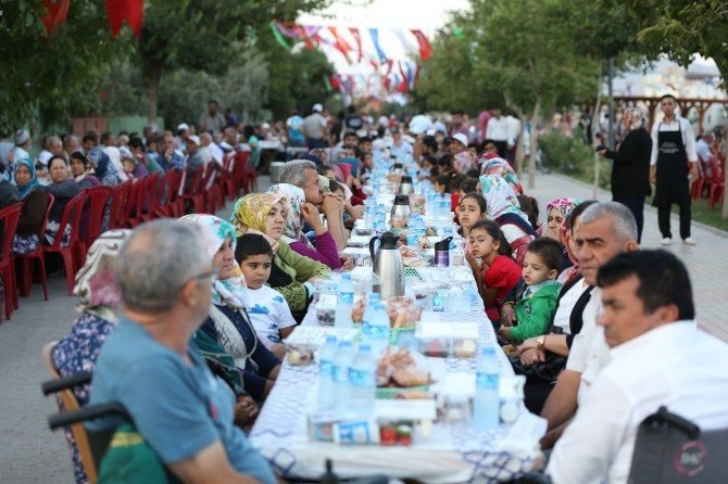 Nurdağı Büyükşehir’in İftarında Buluştu