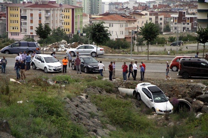 Samsun’da Kaza Yapan Araç Su Kanalına Düştü: 1 Yaralı