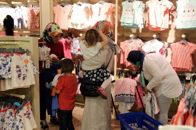 Ak Parti’den Çocuklara Bayram Hediyesi