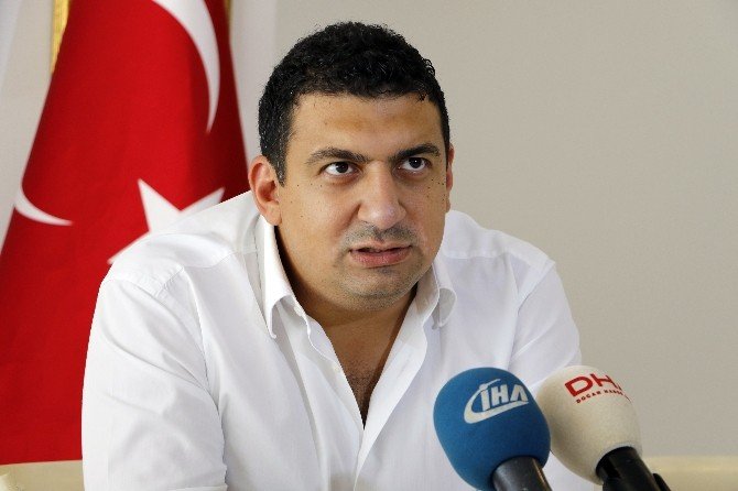 Öztürk: "Ronaldinho’yu Transfer Etmeyeceğiz”