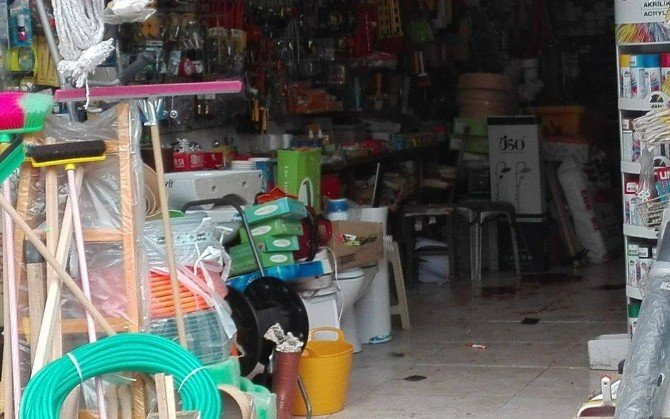 Amca-yeğen Arasındaki Tartışma Kanlı Bitti: 2 Ağır Yaralı