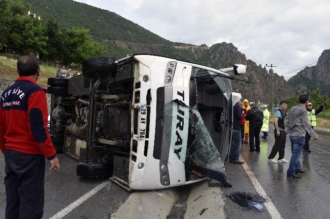Gümüşhane’de Trafik Kazası: 13 Yaralı