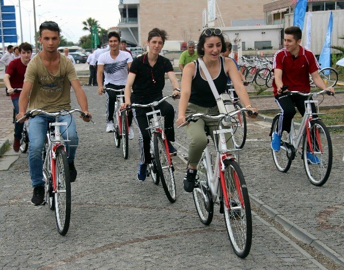 Halk Sağlığından Gençlik Merkezlerine 20 Bisiklet