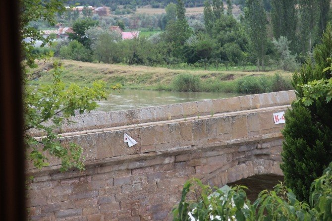 Tarihi Koyunbaba Köprüsü Restore Ediliyor