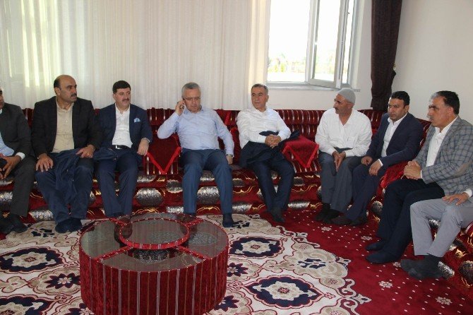 Ak Parti Genel Başkan Yardımcıları Kur’an Kursundaki Öğrencileri Ziyaret Etti