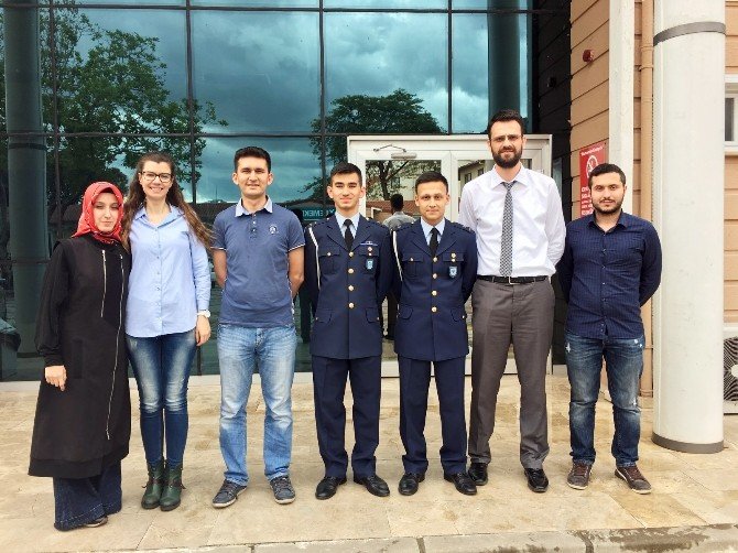 Bursalı Öğrencilerin Patlıcanla Arıtma Projesi Tubitak’ın Yarışmasında Birinci Oldu