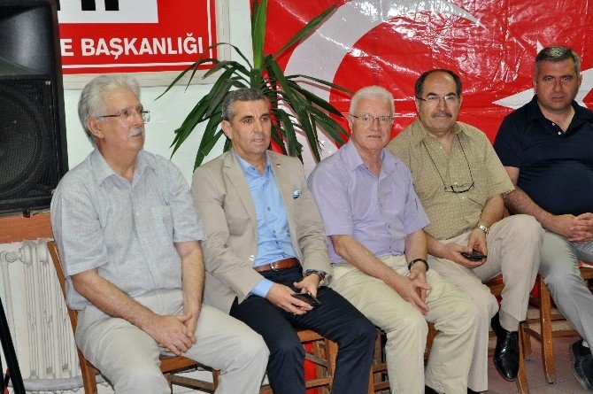Chp’li Kadınlar Muhtarların Nikah Kıyma Yetkisine Tepki Gösterdi