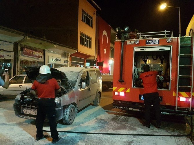 Seyir Halindeki Araç Alev Aldı