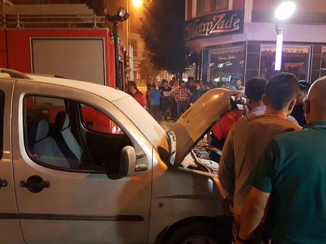 Seyir Halindeki Araç Alev Aldı