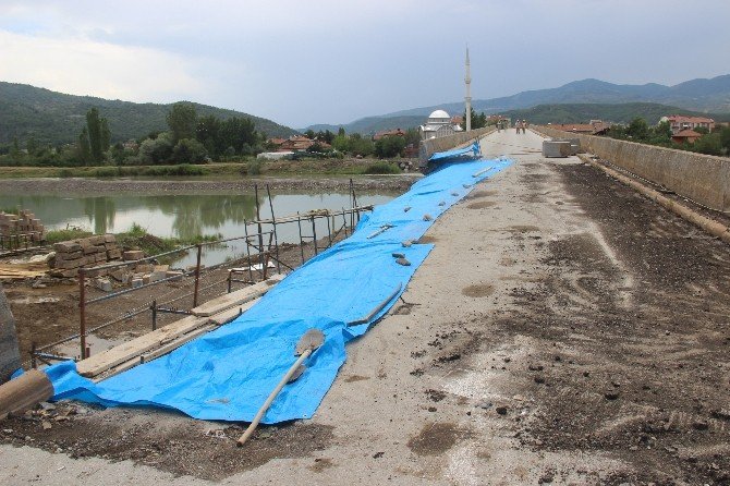 Tarihi Koyunbaba Köprüsü Restore Ediliyor