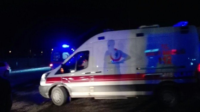 Sakarya’da Trafik Kazası: 3 Yaralı