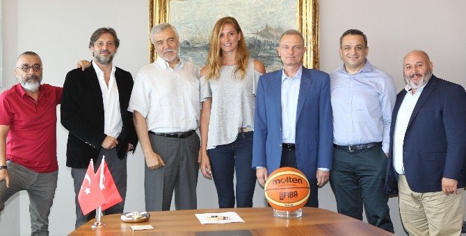 Bahar Çağlar, Yakın Doğu Üniversitesi’nde