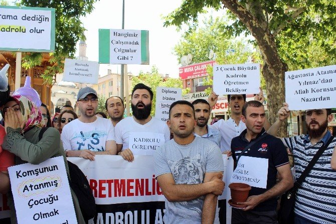 Bursa’da Atanamayan Öğretmenler ’Delirdi’