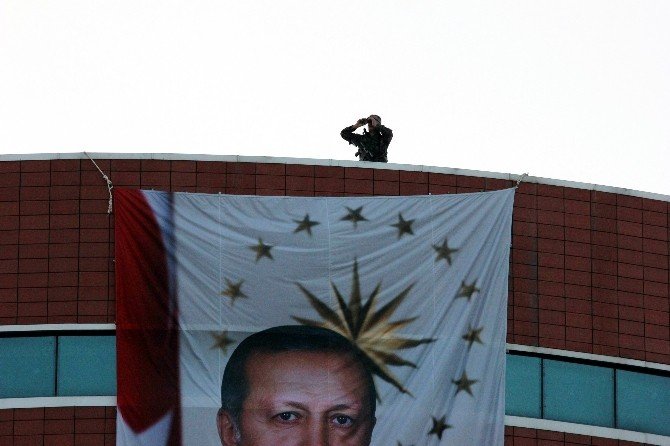 Cumhurbaşkanı Recep Tayyip Erdoğan Gaziantep Havalimanı’nda