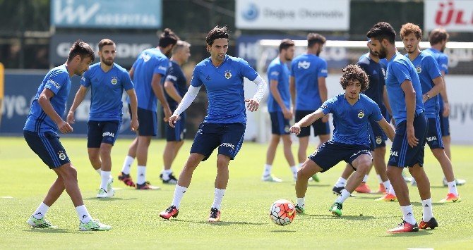 Fenerbahçe, Hazırlıklarını Sürdürüyor