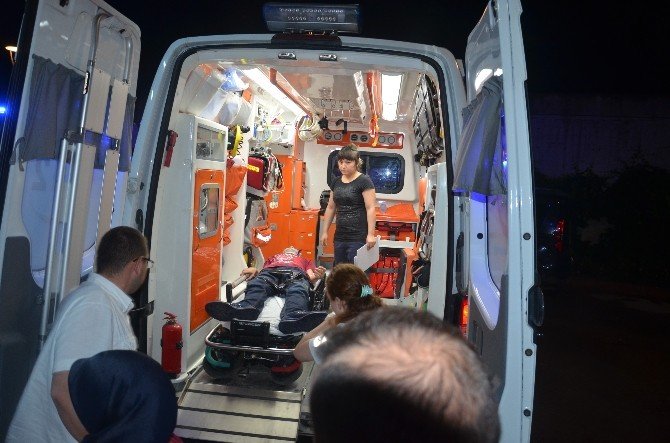 Fatsa’da Otomobil Refüje Çarptı: 6 Yaralı