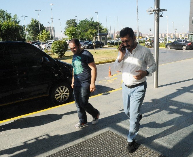 Chp Milletvekili Eren Erdem, Uçaktan İndirildiğini İddia Etti