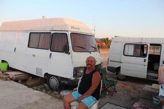 Urla Kum Denizi Karavan Parkı Oldu