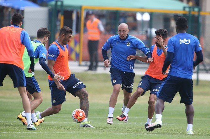 Fenerbahçe, Yeni Sezon Hazırlıklarını Sürdürüyor