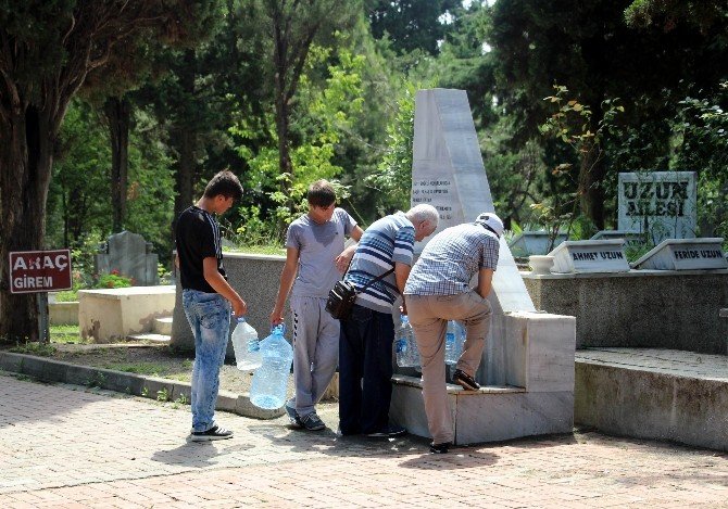 Mezarlıklara Bayram Ziyareti