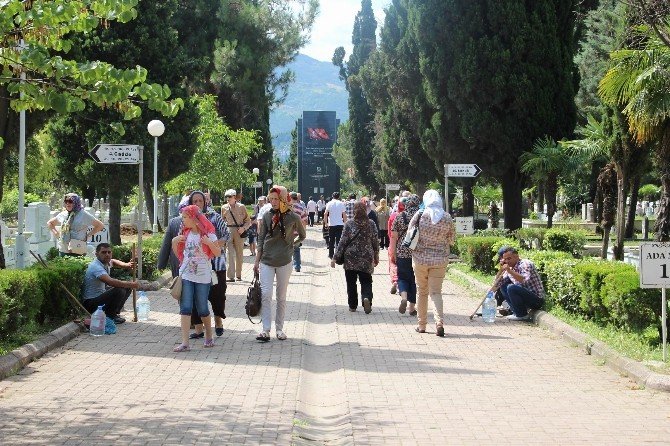 Mezarlıklara Bayram Ziyareti