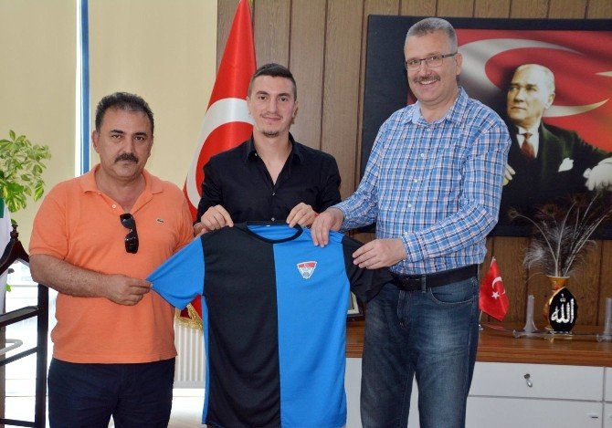 Karacabey Belediyespor İlk Transferini Yaptı