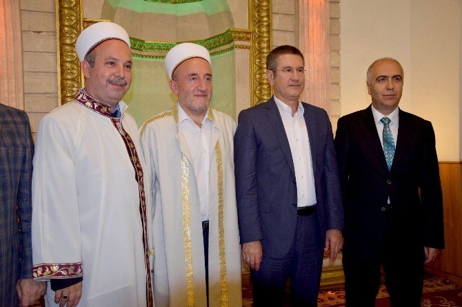 Başbakan Yardımcısı Nurettin Canikli, Giresun’da Bayram Namazını Kıldı