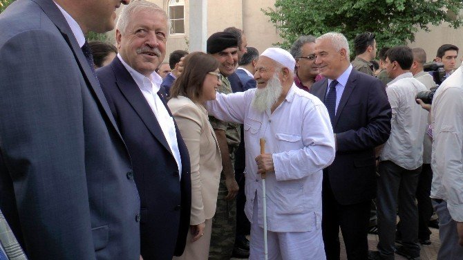 Başbakan Yardımcısı Şimşek Gazianteplilerle Bayramlaştı