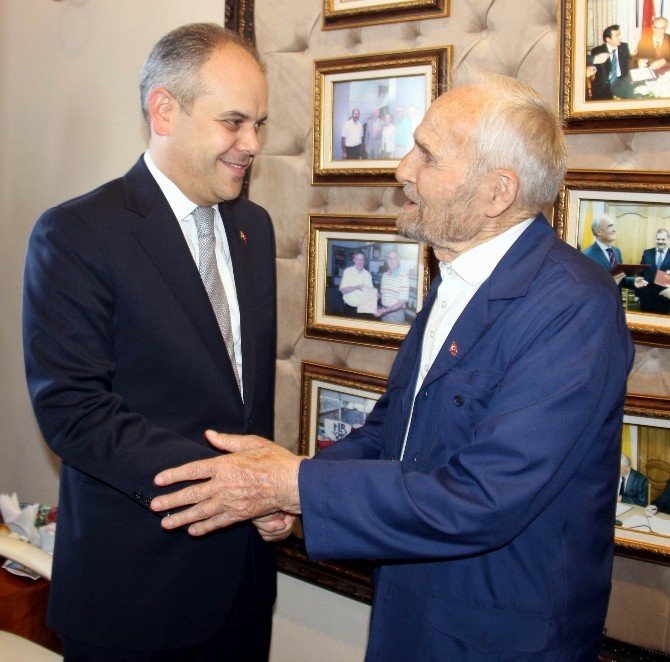 Bakan Kılıç: “İslam Dünyası Bir Saldırı Altında”