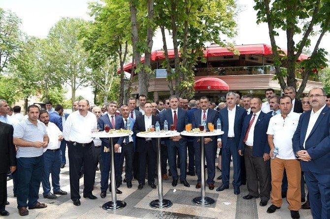 Bakan Tüfenkci Malatya’da Bayramlaşma Törenine Katıldı