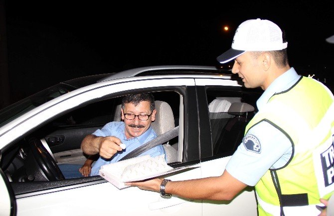 Bayram Öncesi Sürücülere ’Lokum’ Gibi Karışılama