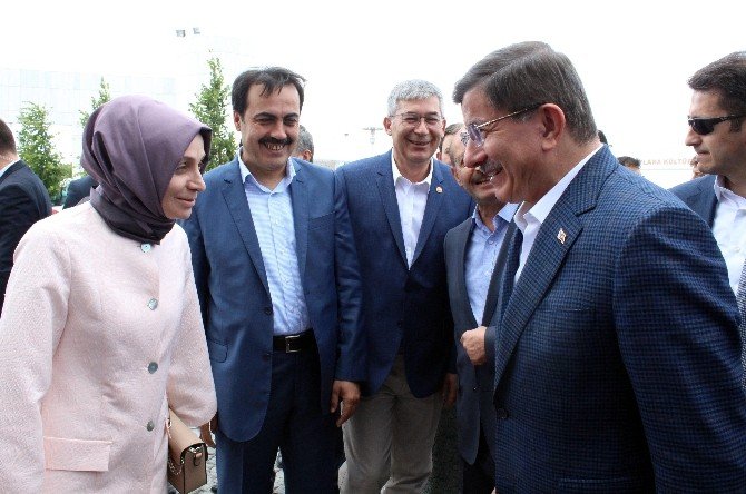 Ahmet Davutoğlu Ve Bakan Elvan, Konyalılarla Bayramlaştı