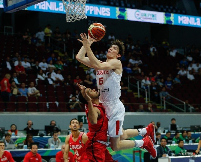 A Milli Basketbol Takımı, Kanada’ya Boyun Eğdi