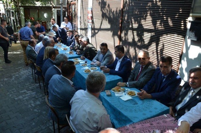 Safranbolu’da Protokol Bayramlaşması Asmaaltı’nda Gerçekleşti