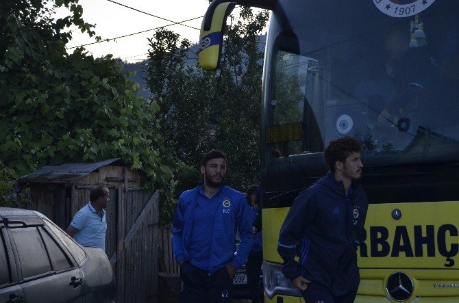 Fenerbahçeli Futbolcular Bayram Namazında