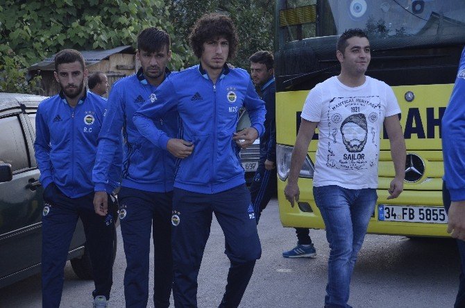 Fenerbahçeli Futbolcular Bayram Namazında