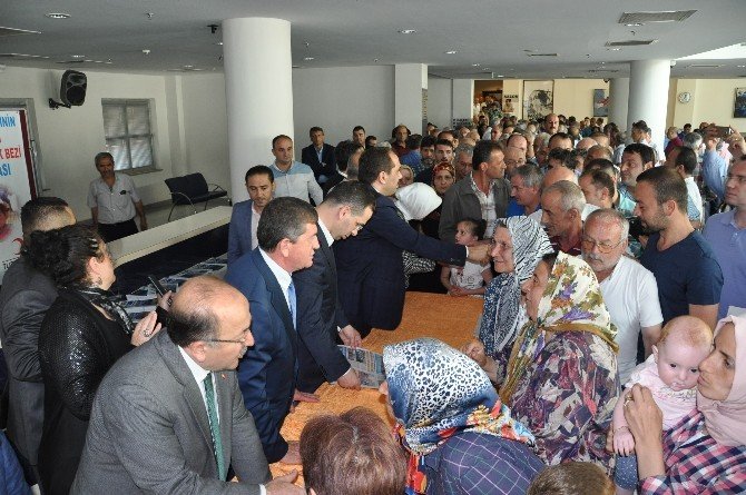 Ak Parti Trabzon Teşkilatı’nda Bayramlaşma