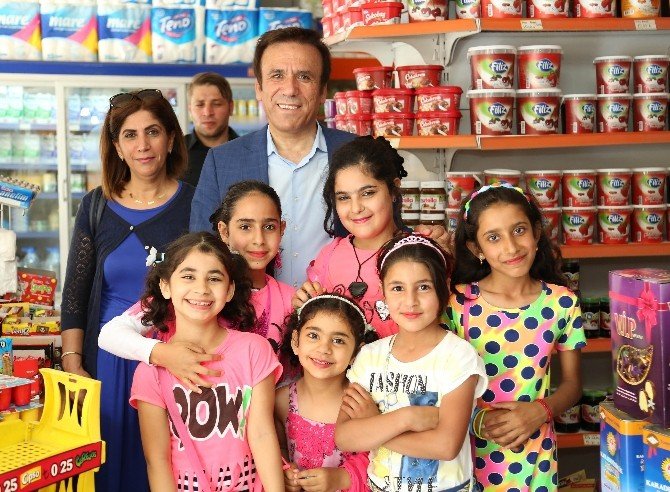 Başkan Genç, Esnaf Ve Huzurevi Sakinlerinin Bayramını Kutladı