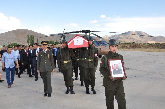 Şehit Pilot Son Yolculuğuna Dualarla Uğurlandı